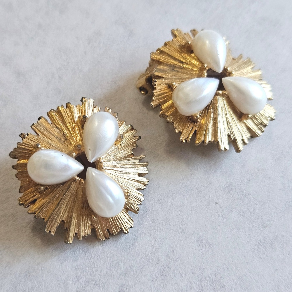Vintage BSK Gold Tone Sunburst Faux Pearl Teardrop Clip On Earrings MCM Atomic